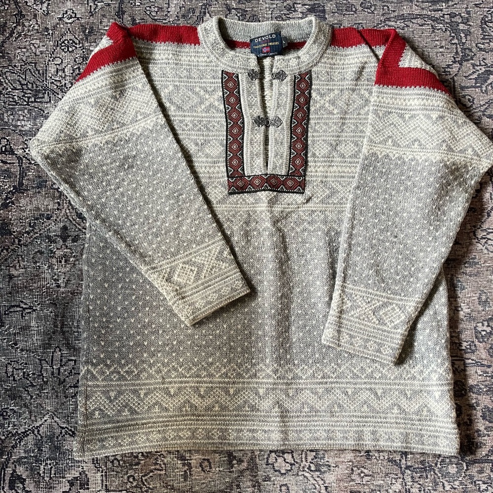 Devold Norweigan Pewter Clasp Cardigan Sweater Size L Wool Norway Embroidered